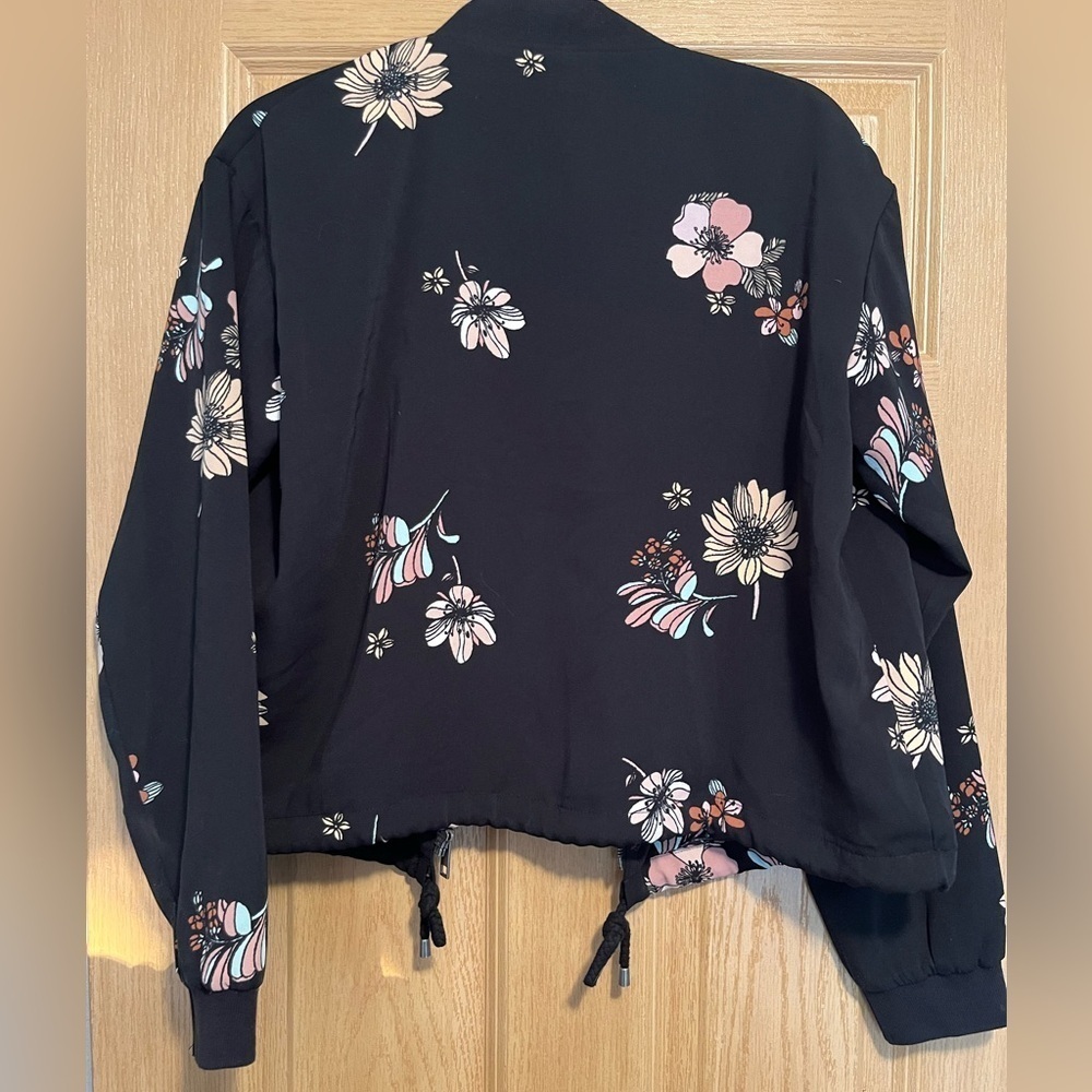 Who What Wear Black Floral Bomber Jacket - Picture 10 of 12